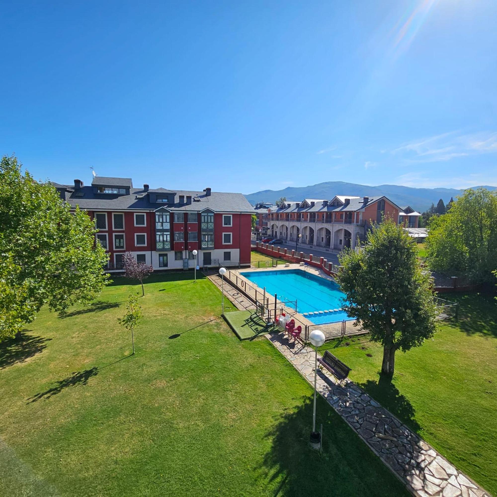 Casa Adriego Apartment Riaza Bagian luar foto